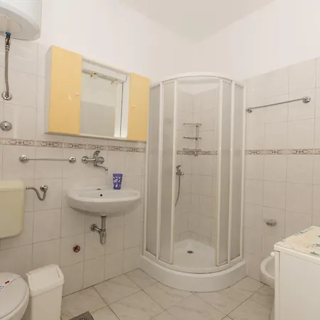 Fuer Vier Personen Mit Balkon * Trogir